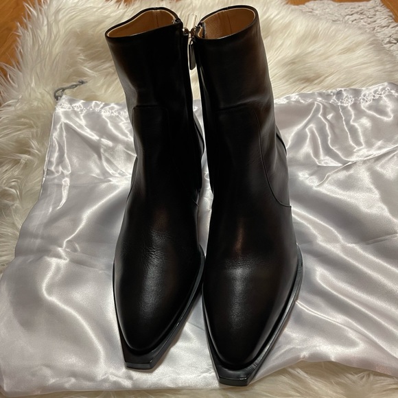 Dear Frances River Black Boot - Picture 10 of 16